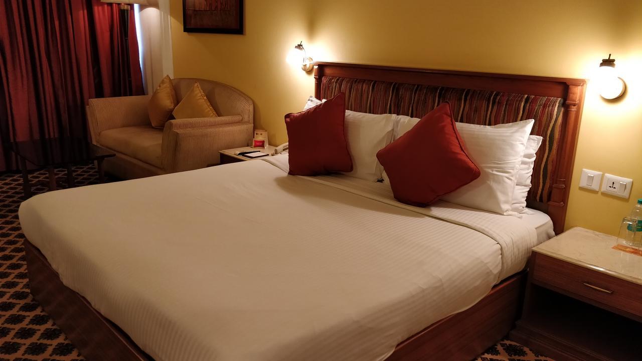 Hotel The Suryaa 5*
